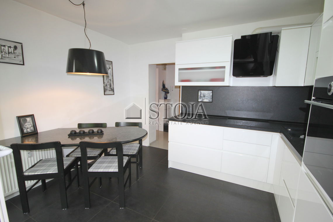 Lokacija: Ljubljana mesto, Vič-Rudnik, Trnovo