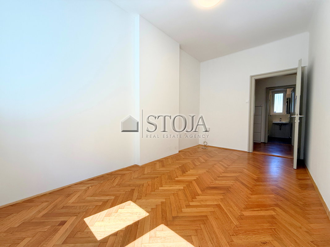 Lokacija: Ljubljana mesto, Center, Center