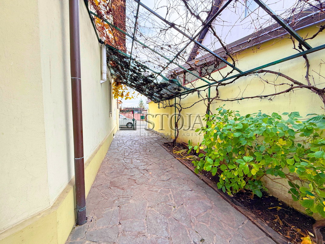 Location: Ljubljana mesto, Center, Center