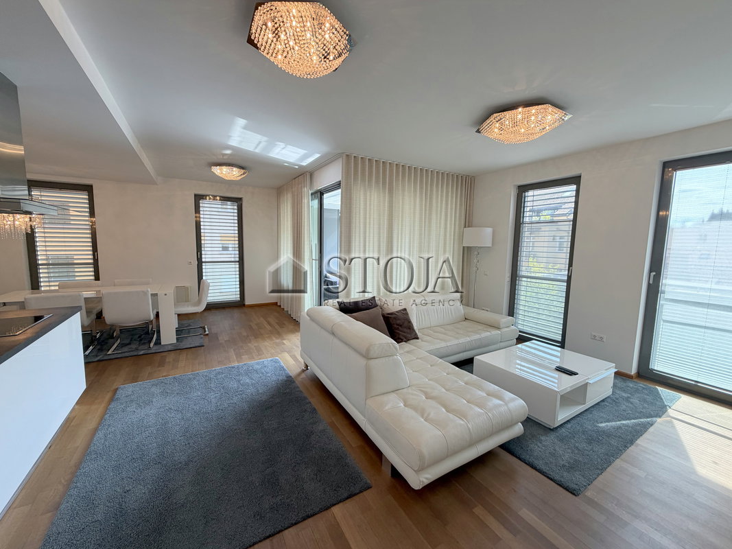 Lokacija: Ljubljana mesto, Center, Center