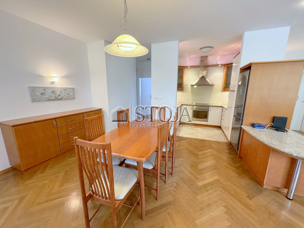 Lokacija: Ljubljana mesto, Center, Center