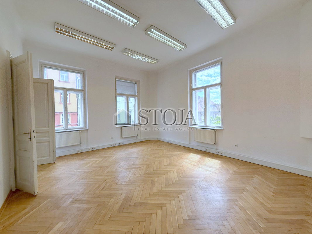 Lokacija: Ljubljana mesto, Center, Center