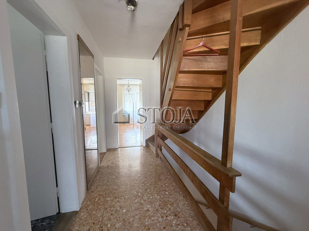 Lokacija: Ljubljana mesto, Šiška, Šiška