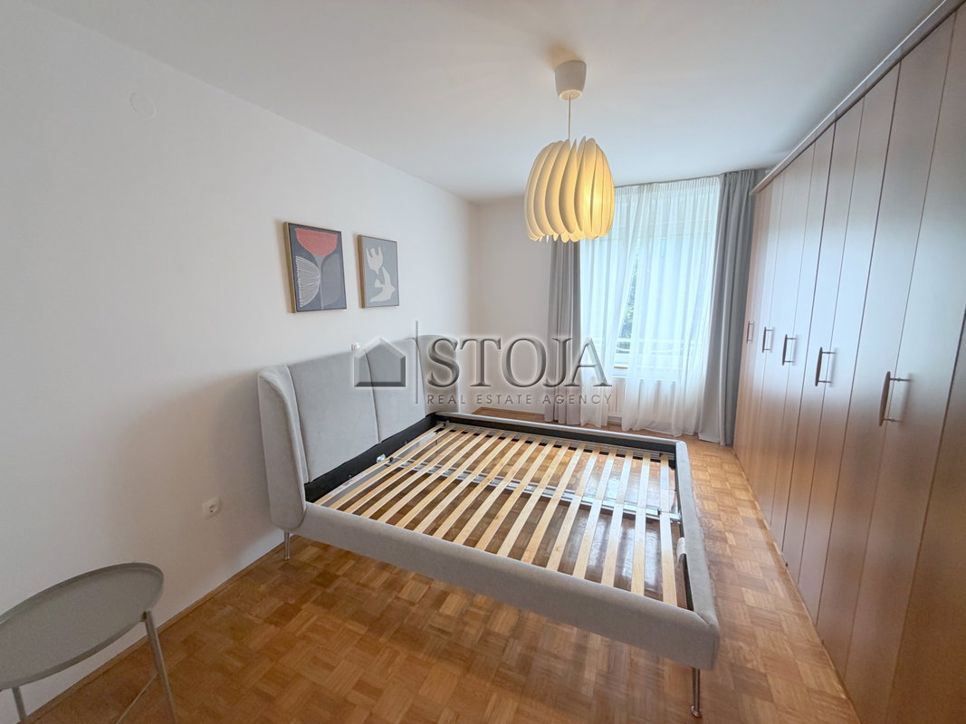 Lokacija: Ljubljana mesto, Bežigrad, Zupančičeva jama