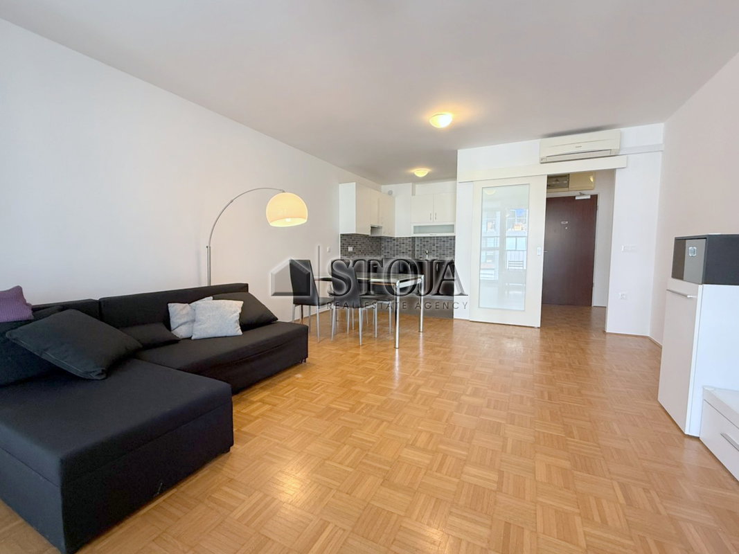Location: Ljubljana mesto, Center, Center