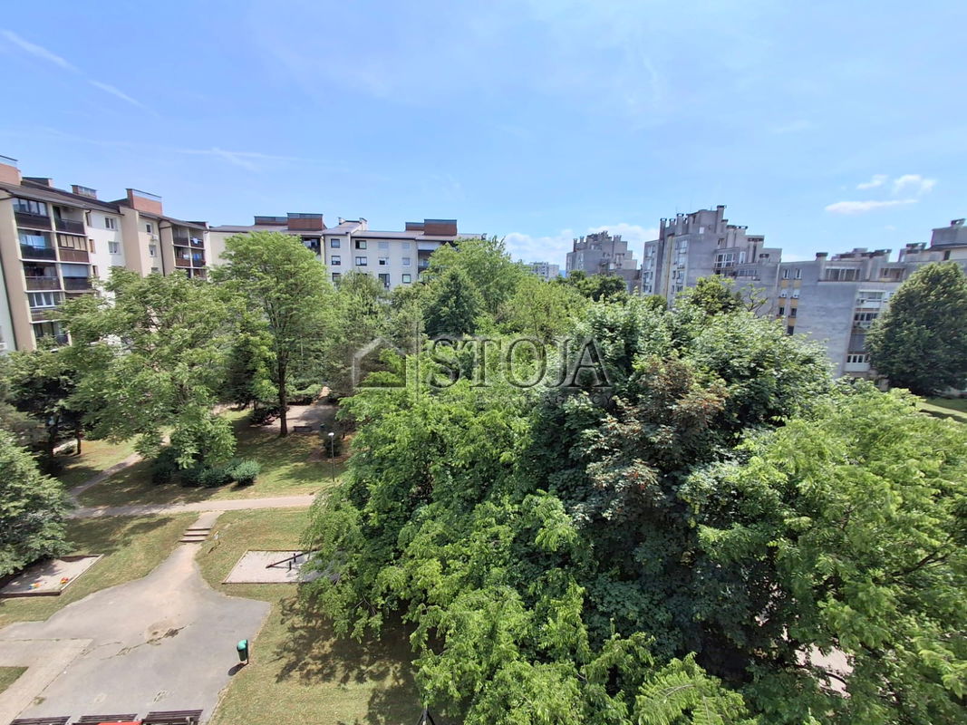 Lokacija: Ljubljana mesto, Moste-Polje, BTC