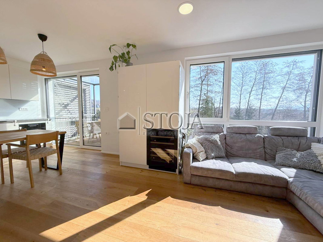 Lokacija: Ljubljana okolica, Grosuplje, Grosuplje