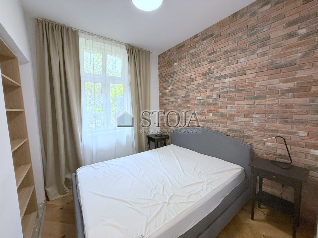 Lokacija: Ljubljana mesto, Center, Prule