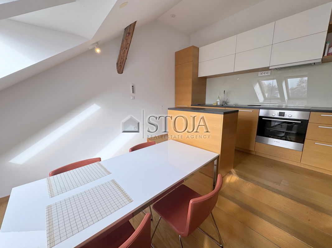 Lokacija: Ljubljana mesto, Center, Stara Ljubljana