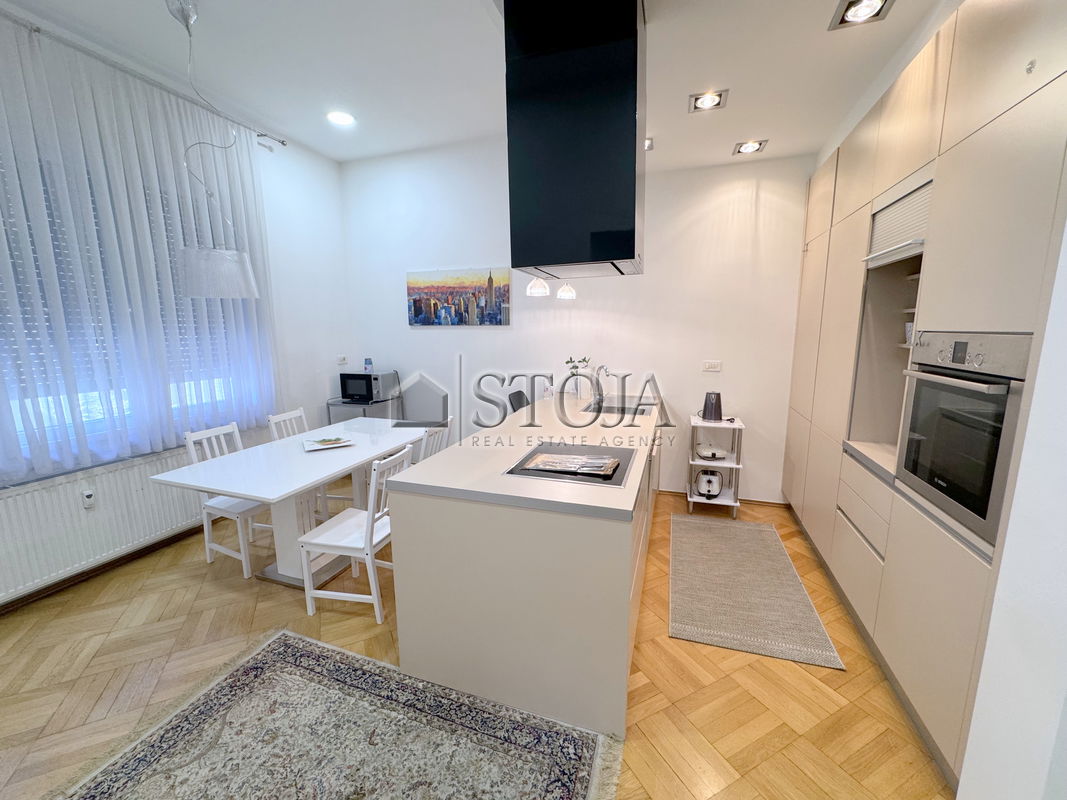 Lokacija: Ljubljana mesto, Center, Center