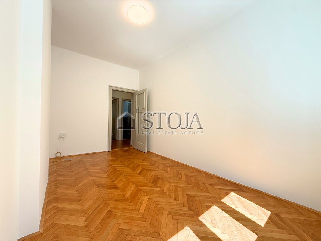 Lokacija: Ljubljana mesto, Center, Center