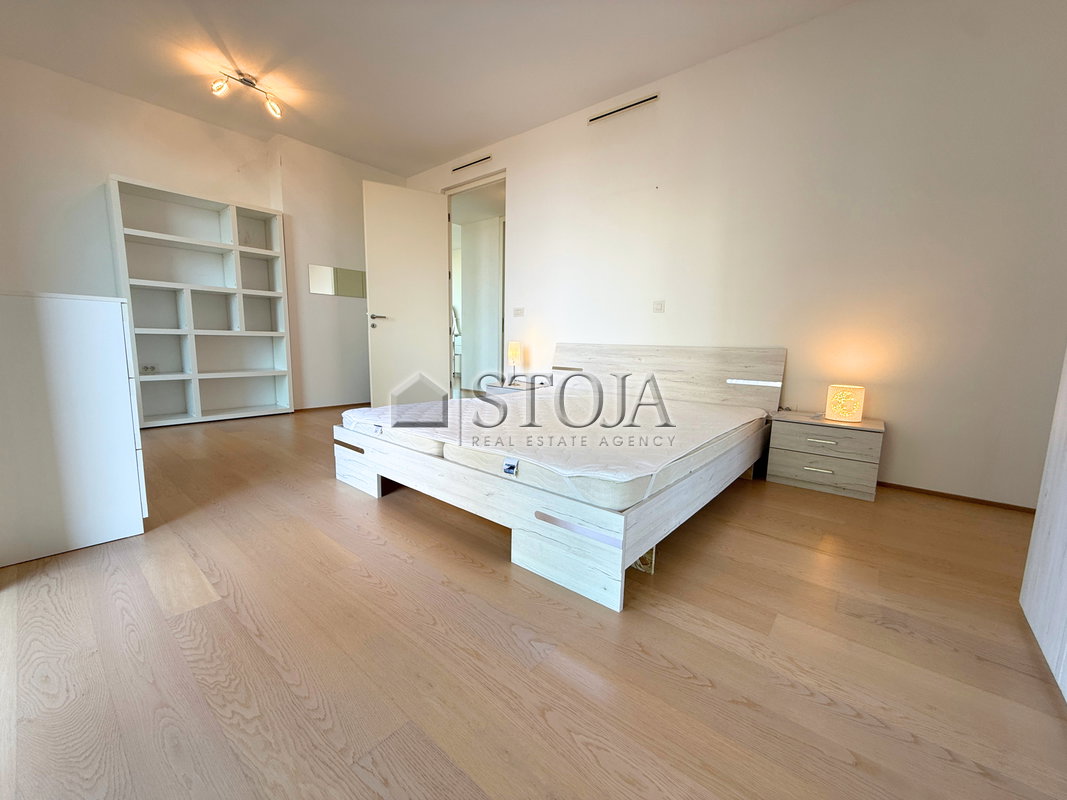 Location: Ljubljana mesto, Center, Center