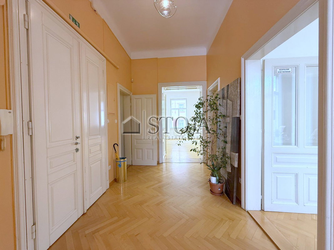 Lokacija: Ljubljana mesto, Center, Center