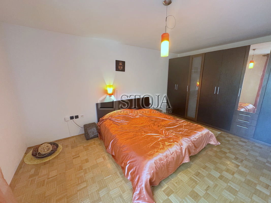 Lokacija: Ljubljana mesto, Vič-Rudnik, Trnovo