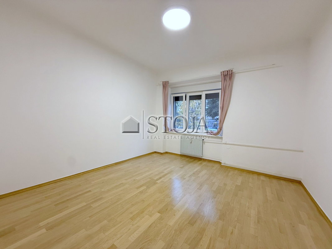 Lokacija: Ljubljana mesto, Šiška, Šiška