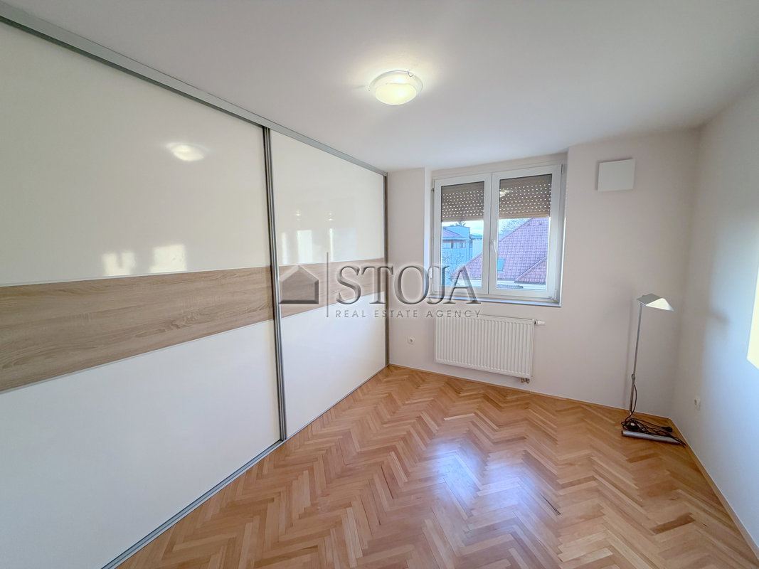 Lokacija: Ljubljana mesto, Center, Prule