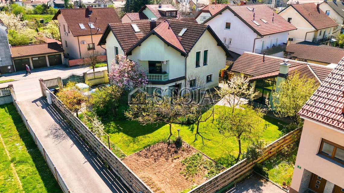 Location: Ljubljana mesto, Center, Center