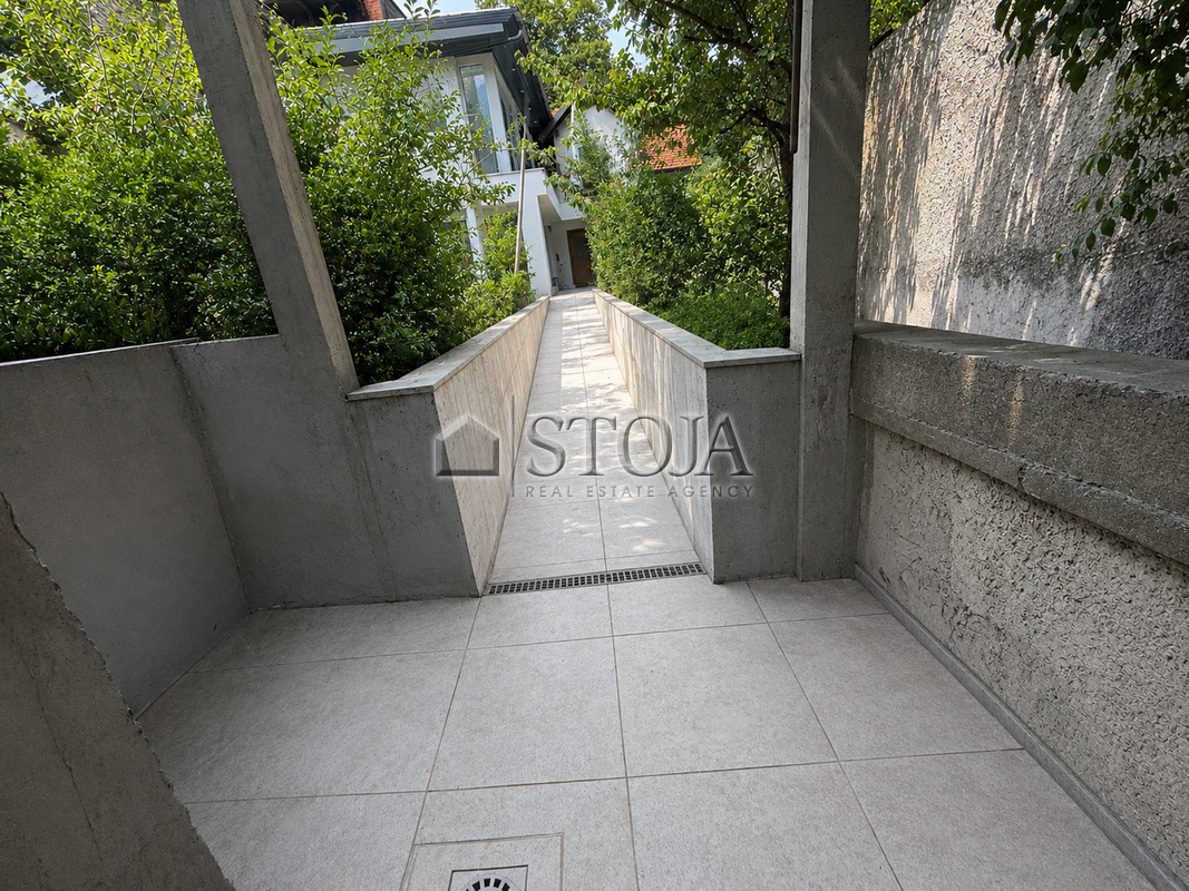 Location: Ljubljana mesto, Center, Center
