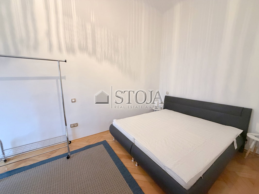 Location: Ljubljana mesto, Center, Center