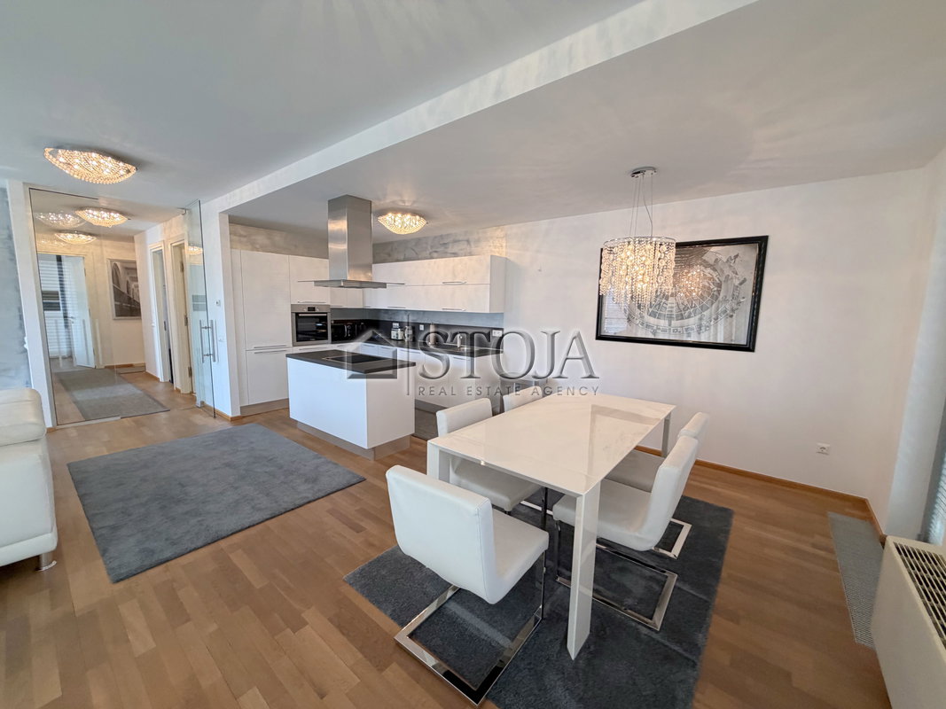 Lokacija: Ljubljana mesto, Center, Center