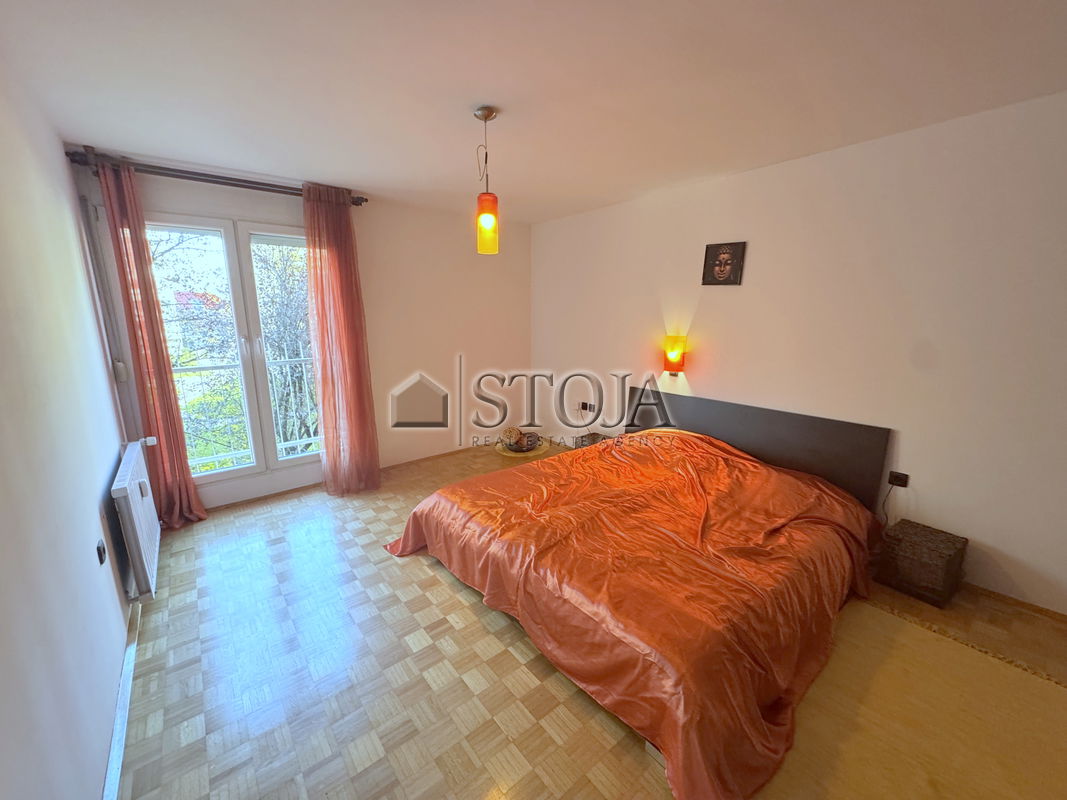 Lokacija: Ljubljana mesto, Vič-Rudnik, Trnovo