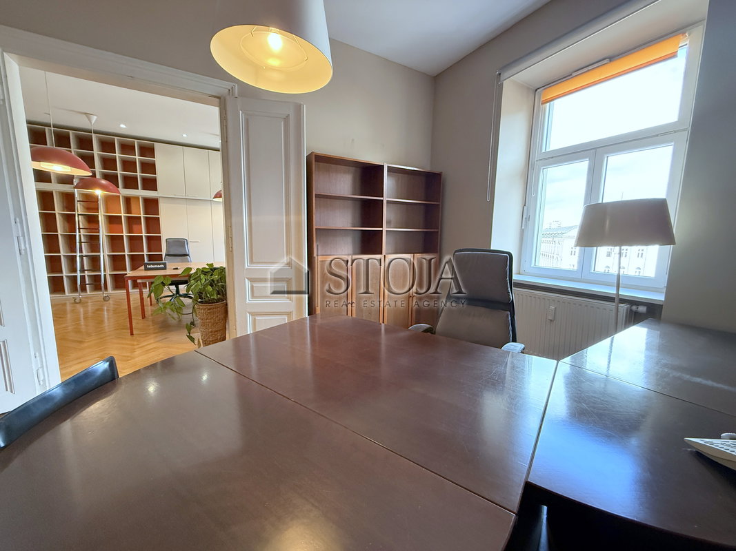 Lokacija: Ljubljana mesto, Center, Stara Ljubljana