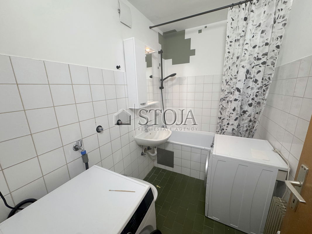 Lokacija: Ljubljana mesto, Moste-Polje, Jarše