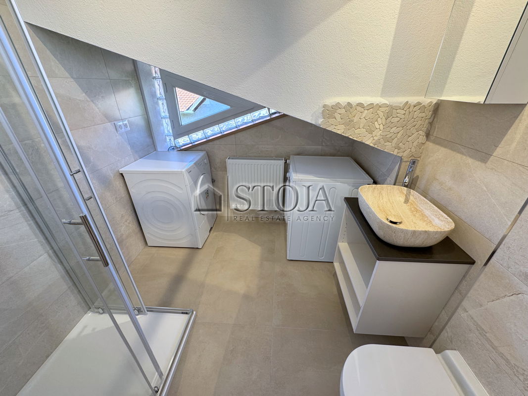 Lokacija: Ljubljana mesto, Vič-Rudnik, Trnovo