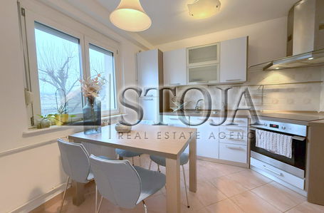 Lokacija: Ljubljana mesto, Center, Vodmat