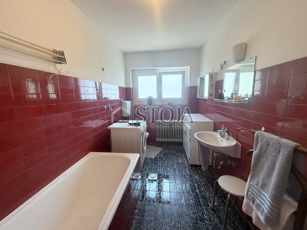 Lokacija: Ljubljana mesto, Šiška, Šiška