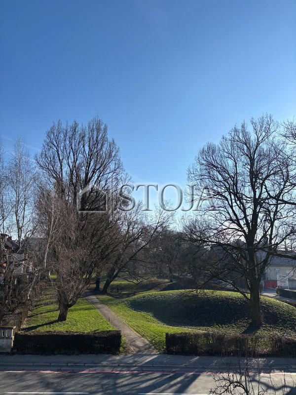 Lokacija: Ljubljana mesto, Bežigrad, Bežigrad