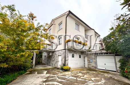 Lokacija: Obalno - kraška, Izola, Center