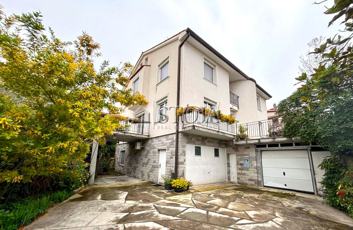 Lokacija: Obalno - kraška, Izola, Center