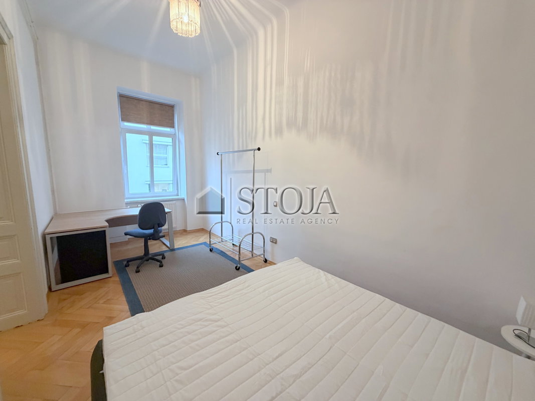 Location: Ljubljana mesto, Center, Center