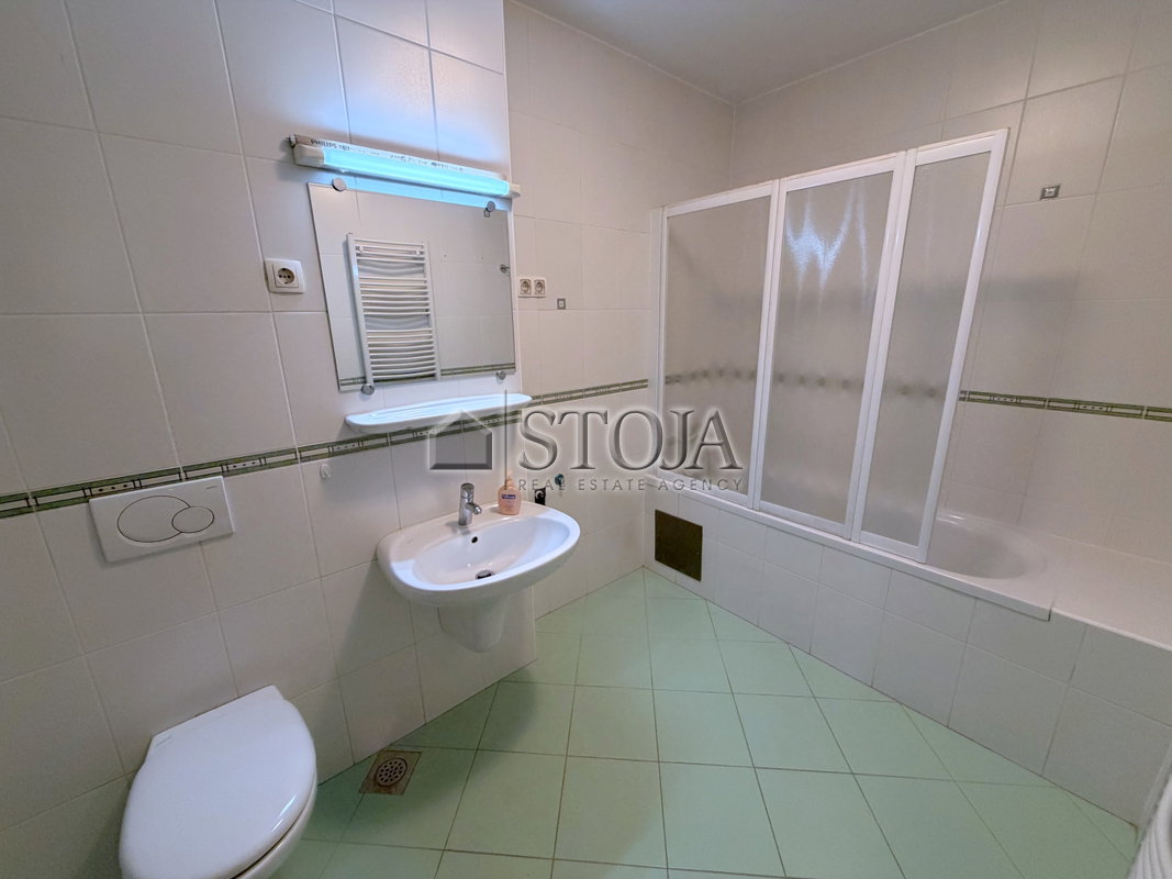 Lokacija: Ljubljana mesto, Šiška, Sp. Šiška
