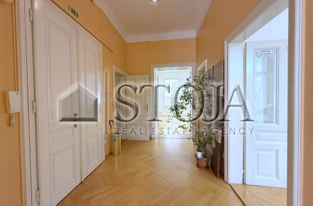 Lokacija: Ljubljana mesto, Center, Center