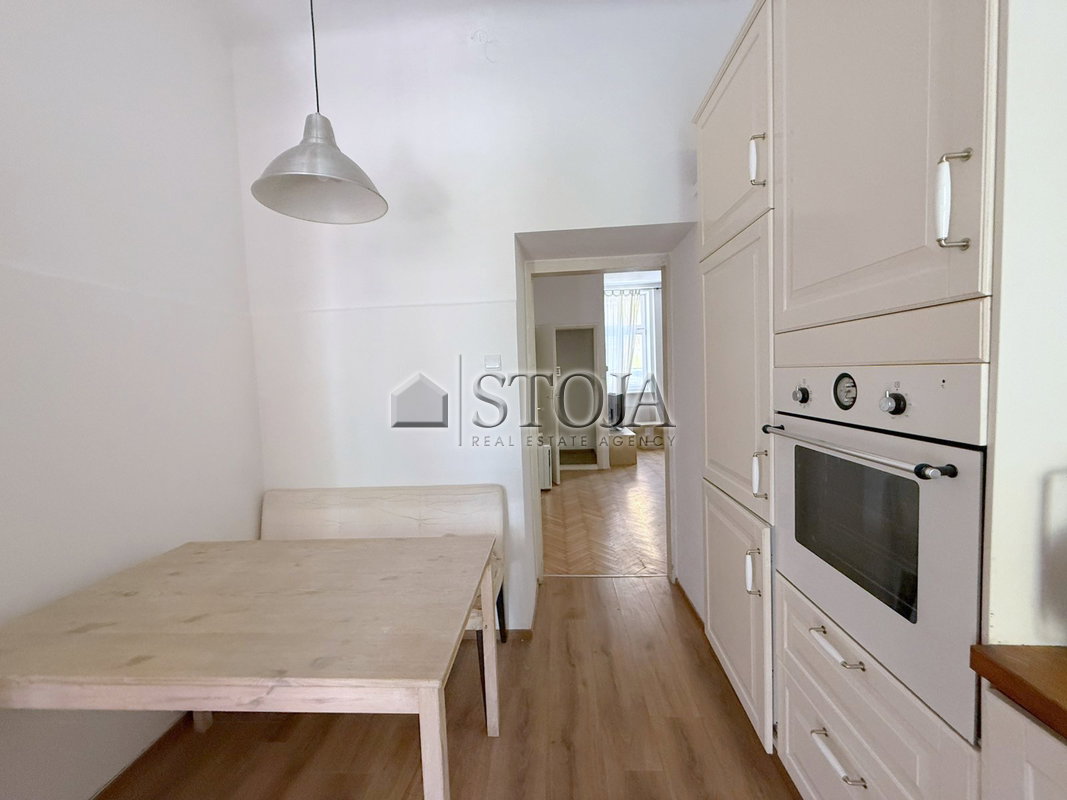 Location: Ljubljana mesto, Center, Center