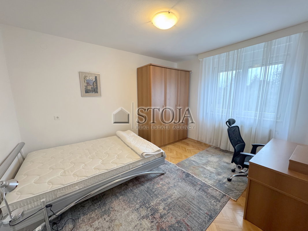 Lokacija: Ljubljana mesto, Vič-Rudnik, Rožna dolina