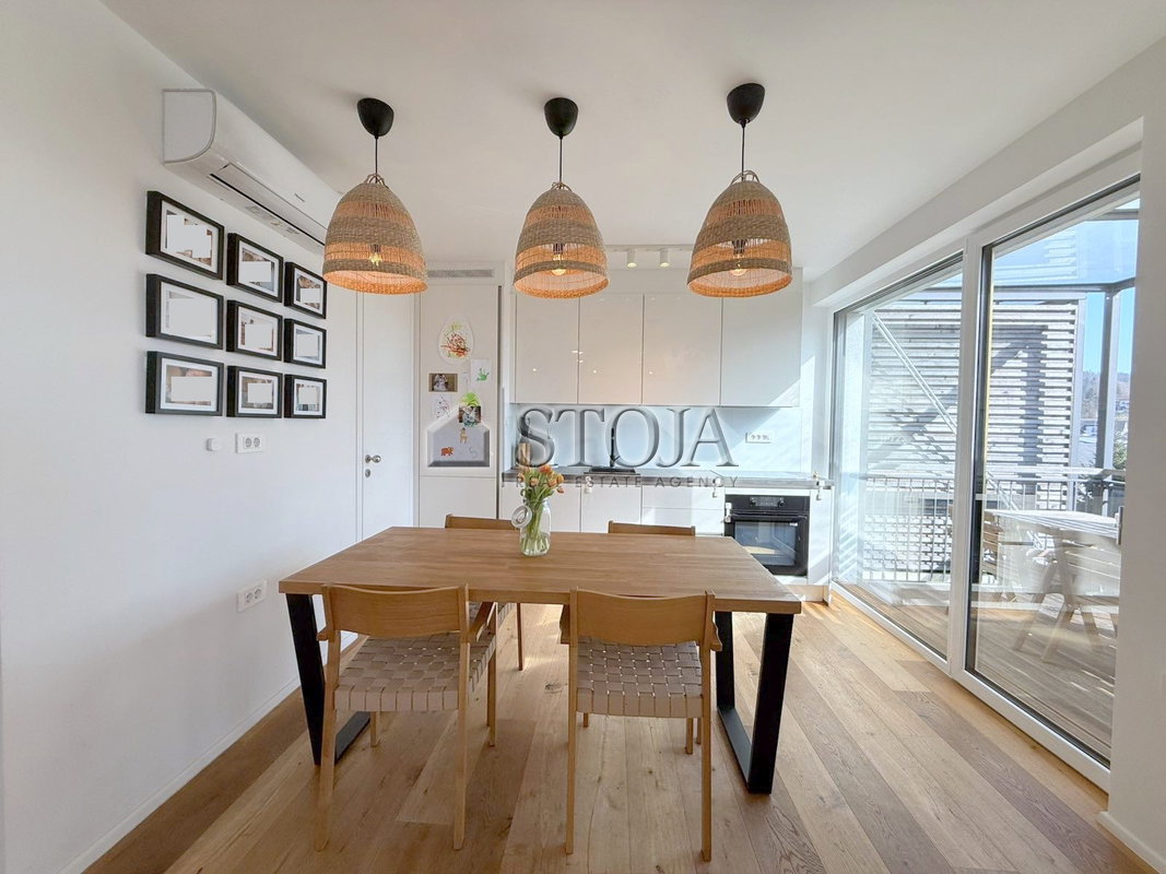 Lokacija: Ljubljana okolica, Grosuplje, Grosuplje