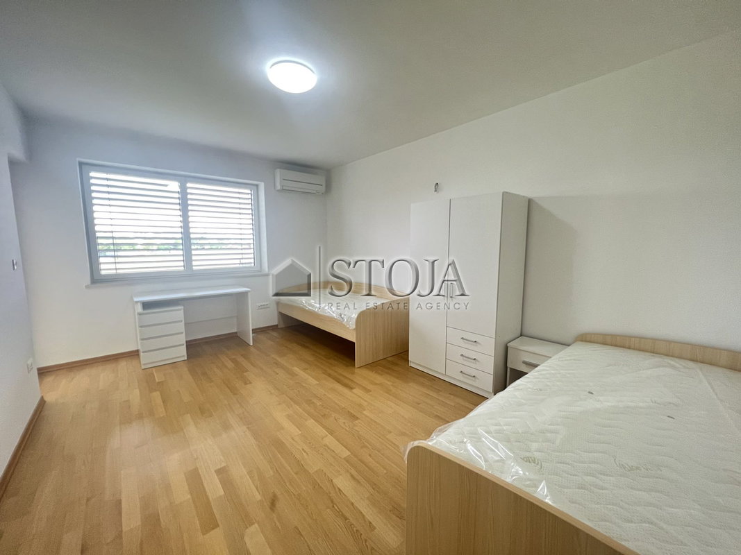 Lokacija: Ljubljana mesto, Šiška, Šentvid
