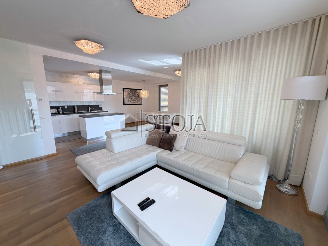 Lokacija: Ljubljana mesto, Center, Center