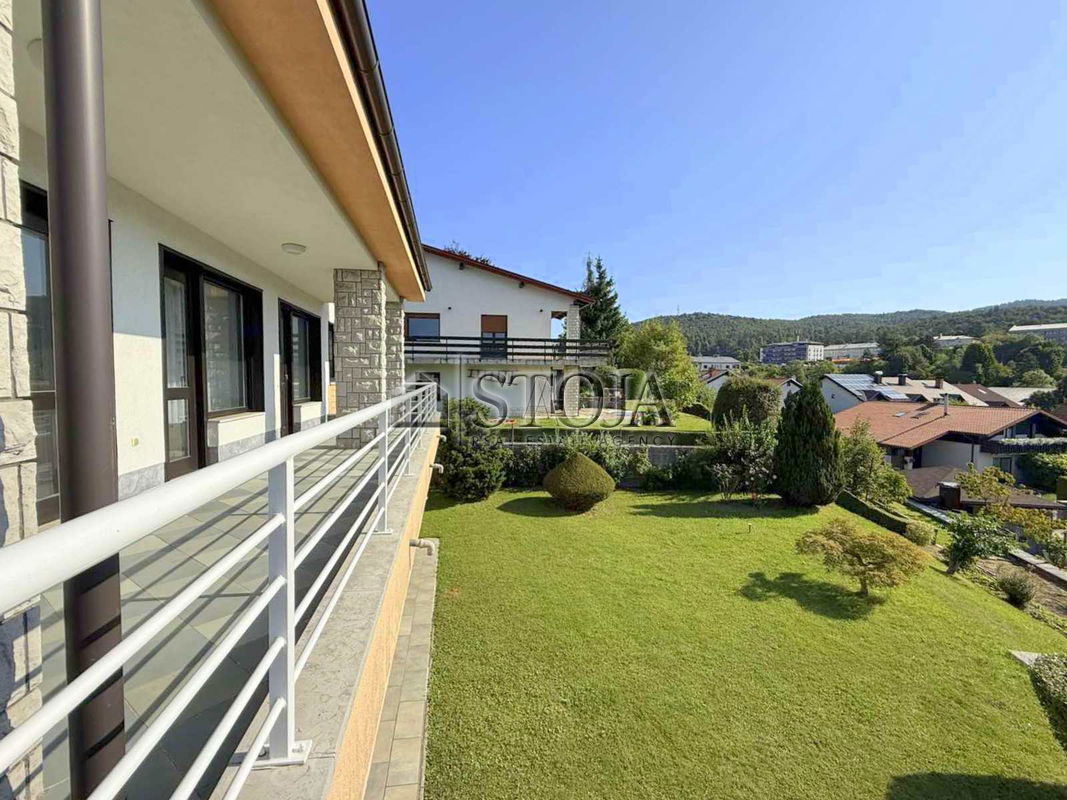 Lokacija: Notranjsko - kraška, Postojna