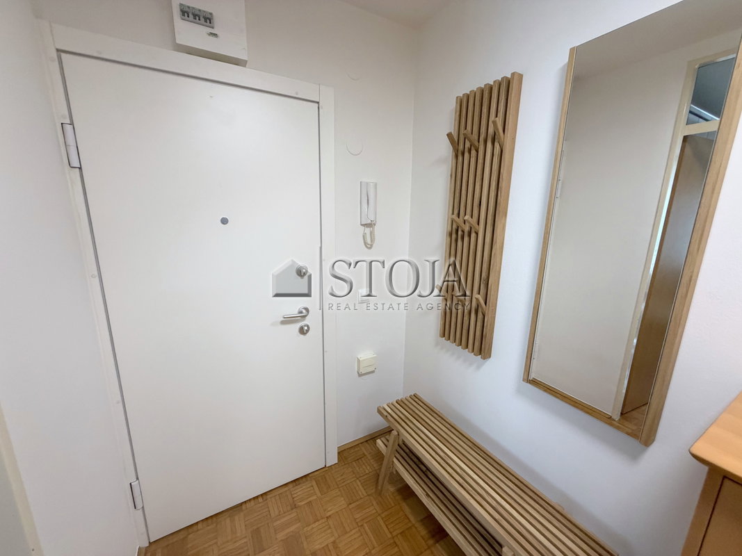 Lokacija: Ljubljana mesto, Bežigrad, Zupančičeva jama