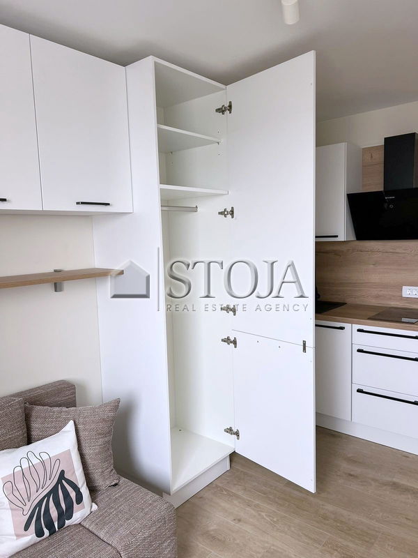 Location: Ljubljana City, Šiška, Šentvid