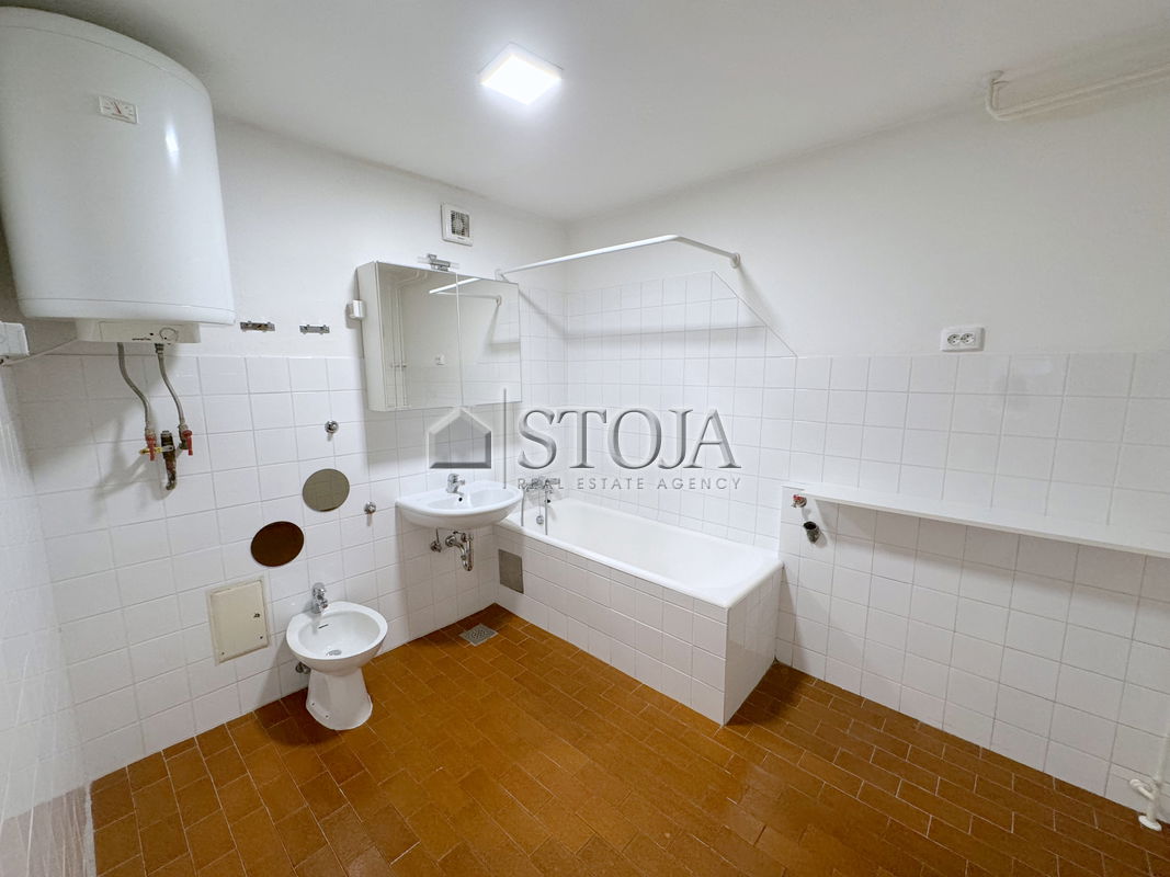 Lokacija: Ljubljana mesto, Šiška, Koseze