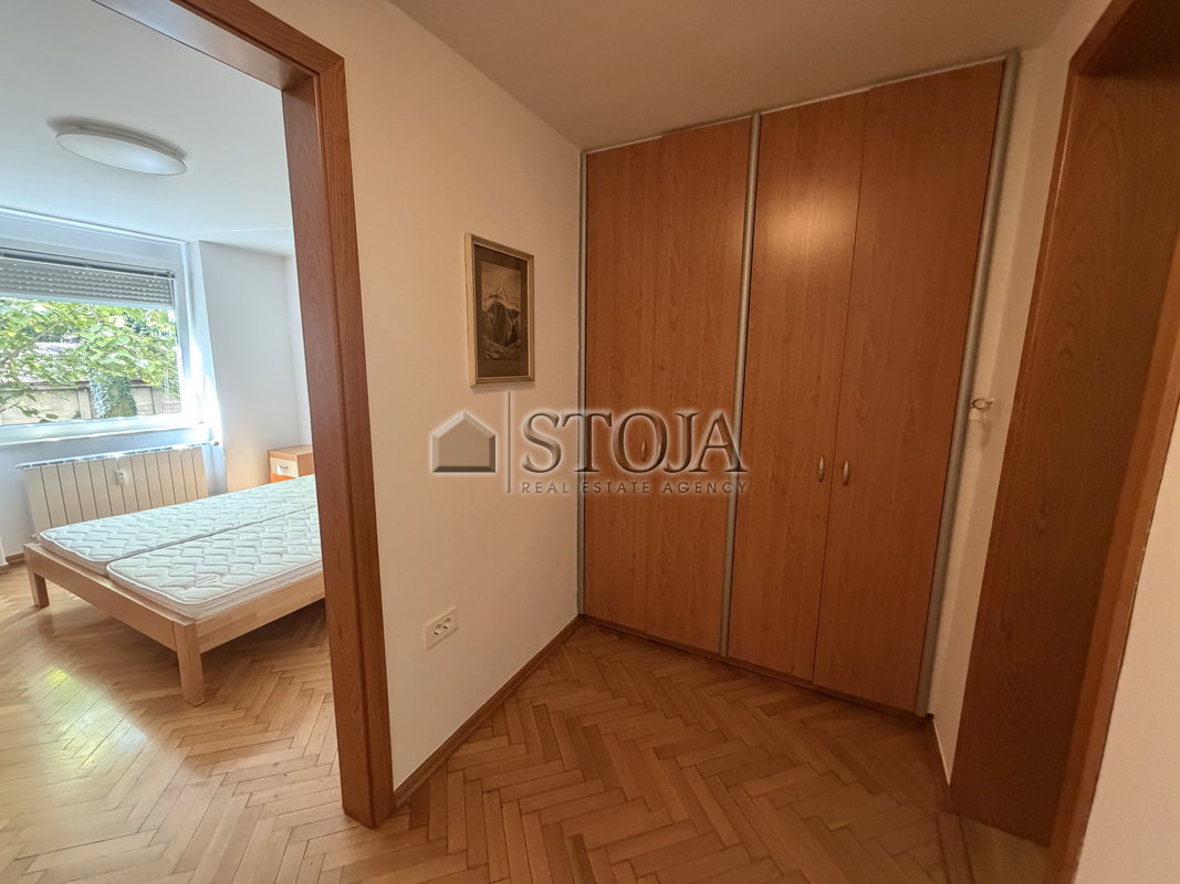Location: Ljubljana mesto, Center, Prule