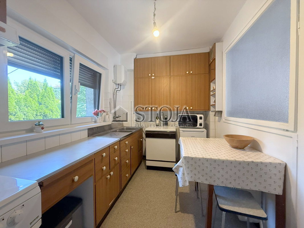 Lokacija: Ljubljana mesto, Šiška, Šiška