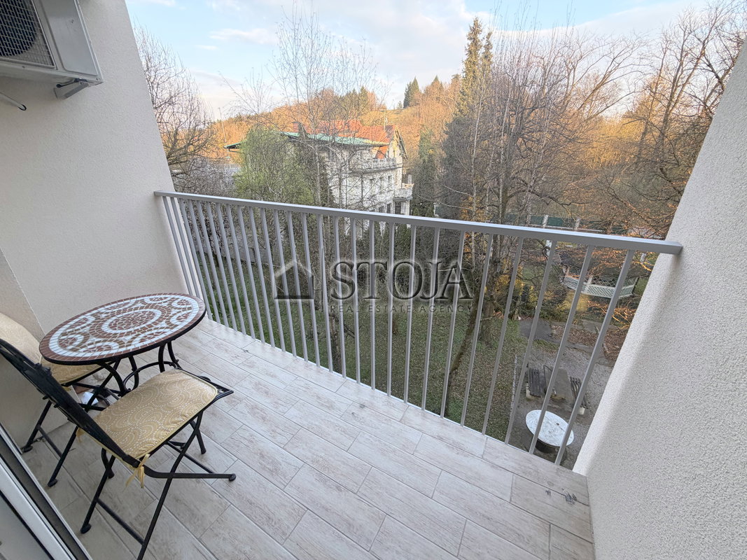 Lokacija: Ljubljana mesto, Center, Prule