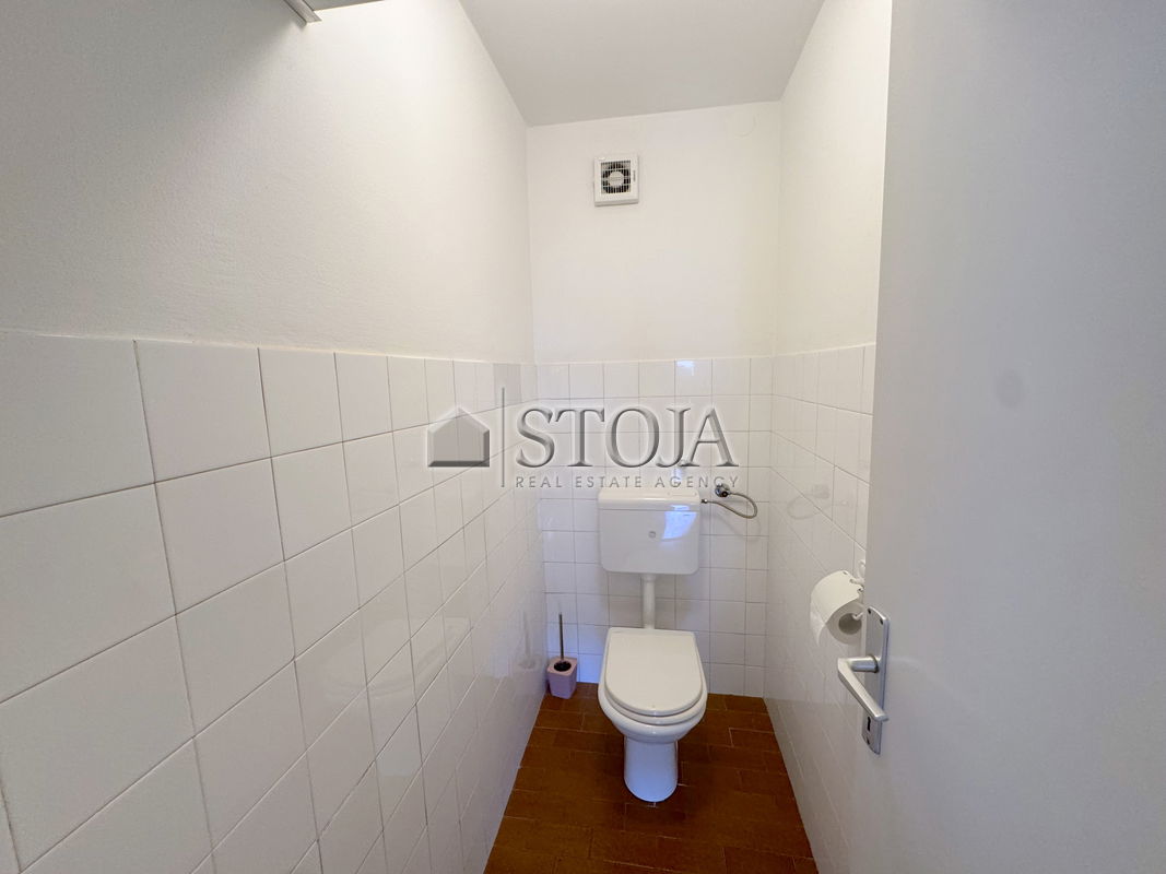 Lokacija: Ljubljana mesto, Šiška, Koseze