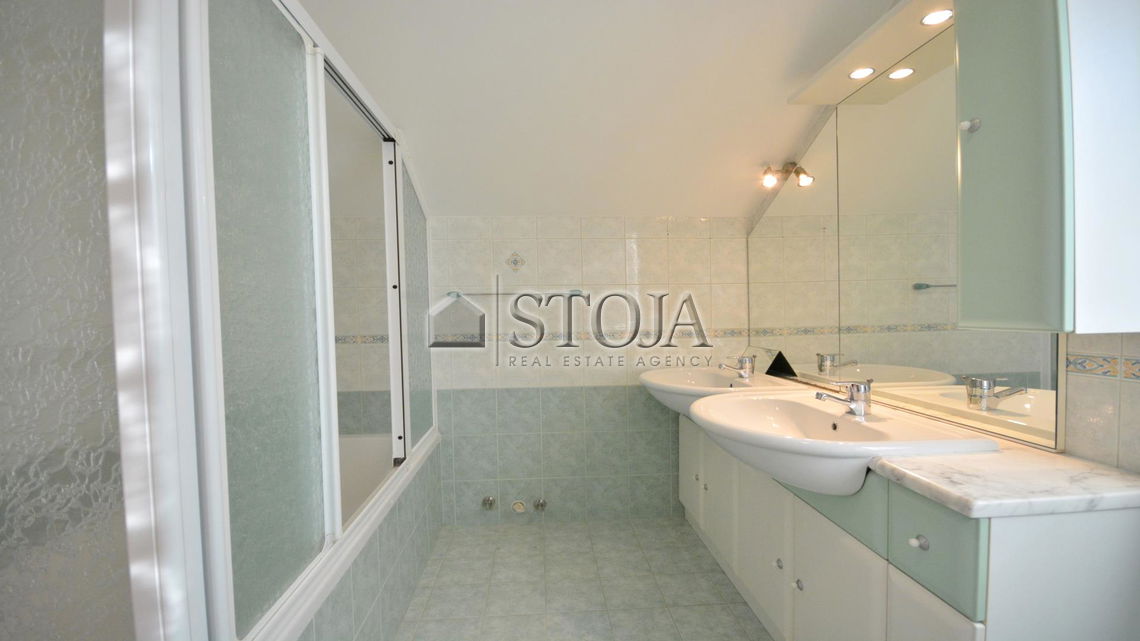 Location: Ljubljana City, Bežigrad, Bežigrad